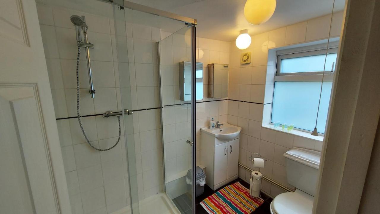 Gillings Villa -Perfect For Long & Short Stays Gillingham  Exteriér fotografie