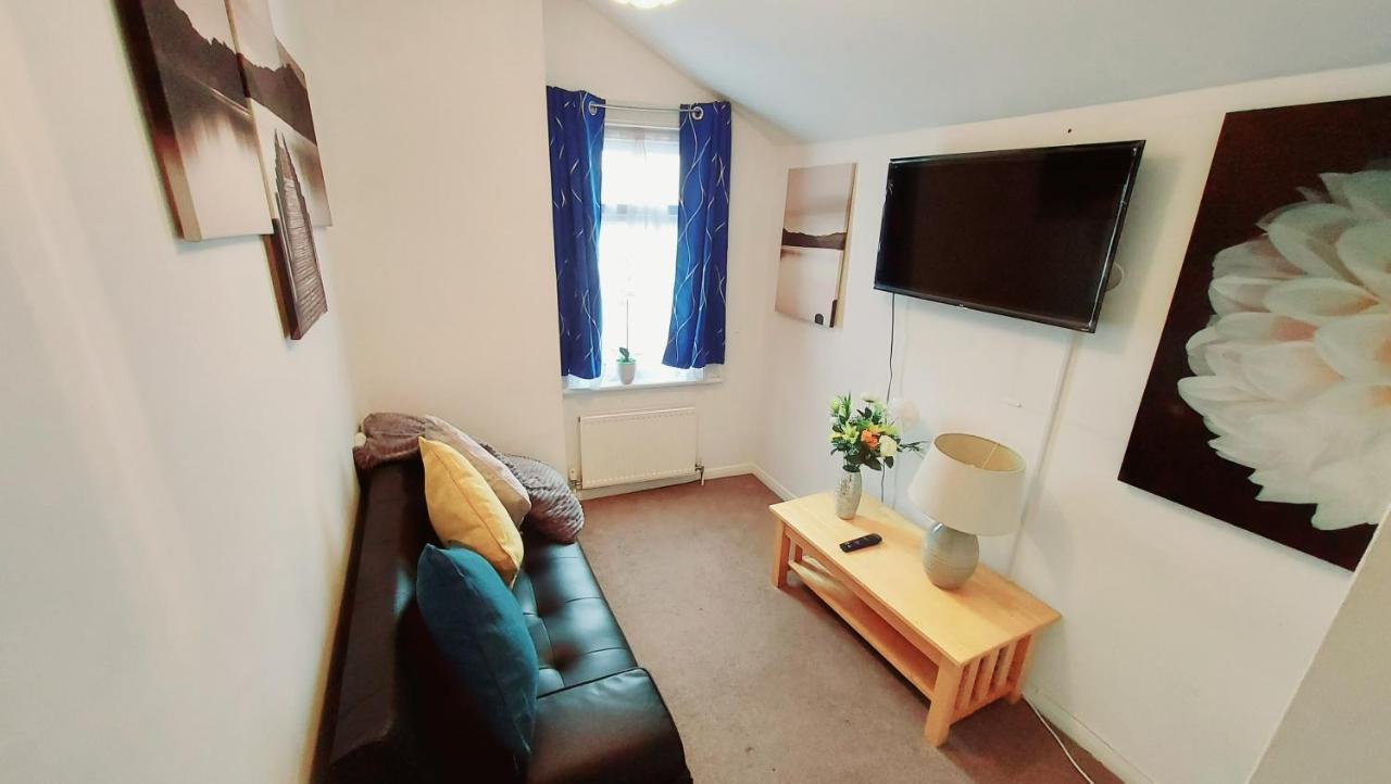 Gillings Villa -Perfect For Long & Short Stays Gillingham  Exteriér fotografie