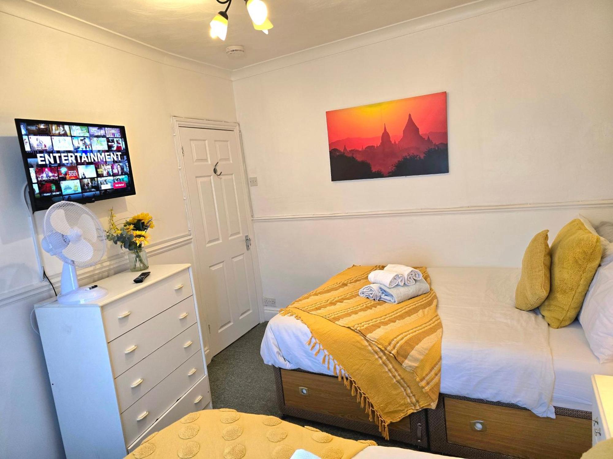 Gillings Villa -Perfect For Long & Short Stays Gillingham  Exteriér fotografie